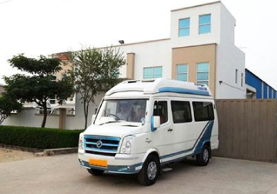 9 Seater Tempo Traveller Rentals